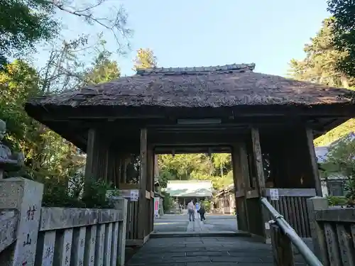 川勾神社の山門