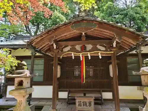 孫太郎稲荷神社（薬師寺境内社）の本殿・本堂