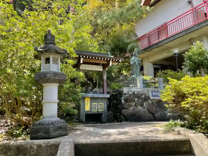 蓮岳寺の建物その他