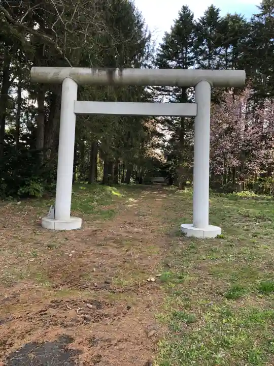 茶志内神社の{uncategorized: "未分類", other: "その他", undefined: "問題あり", building: "その他建物", grave: "お墓", sacred_gate: "鳥居", guardian: "狛犬", statue: "像", buddha: "仏像", history: "歴史", nature: "自然", garden: "庭園", animal: "動物", pagoda: "塔", temizu: "手水舎", mountain_gate: "山門・神門", sanctuary: "本殿・本堂", subordinate: "末社・摂社", art: "芸術", scenery: "景色", jizo: "地蔵", ema: "絵馬", goshuin: "御朱印", omikuji: "おみくじ", items: "授与品その他", amulet: "お守り", goshuincho: "御朱印帳", eats: "食事", festival: "お祭り", votive_dance: "神楽", shichigosan: "七五三参", wedding: "結婚式", experience: "体験その他", initially: "初詣", around: "周辺", anti_infection: "感染症対策"}