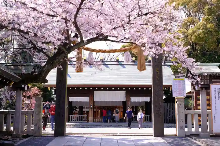 伊勢山皇大神宮の鳥居