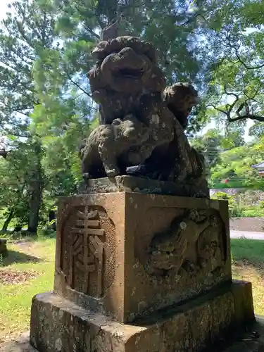 西神社の狛犬