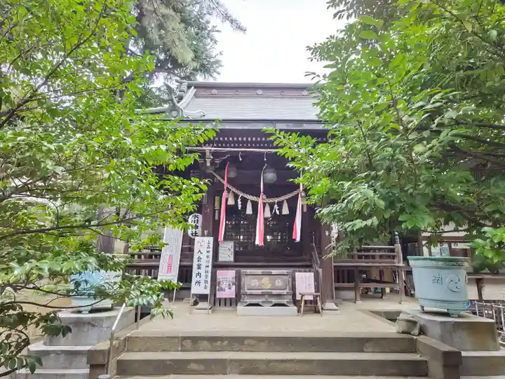 上高田氷川神社の本殿・本堂