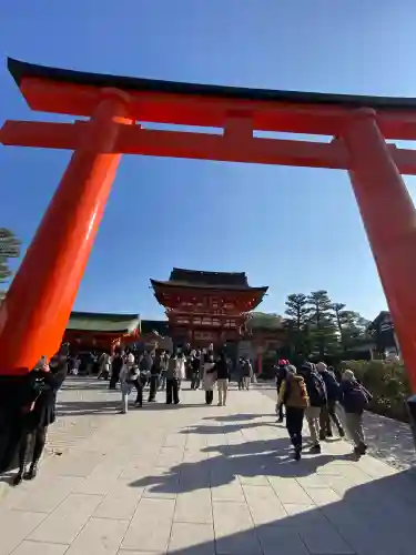 伏見稲荷大社の{uncategorized: "未分類", other: "その他", undefined: "問題あり", building: "その他建物", grave: "お墓", sacred_gate: "鳥居", guardian: "狛犬", statue: "像", buddha: "仏像", history: "歴史", nature: "自然", garden: "庭園", animal: "動物", pagoda: "塔", temizu: "手水舎", mountain_gate: "山門・神門", sanctuary: "本殿・本堂", subordinate: "末社・摂社", art: "芸術", scenery: "景色", jizo: "地蔵", ema: "絵馬", goshuin: "御朱印", omikuji: "おみくじ", items: "授与品その他", amulet: "お守り", goshuincho: "御朱印帳", eats: "食事", festival: "お祭り", votive_dance: "神楽", shichigosan: "七五三参", wedding: "結婚式", experience: "体験その他", initially: "初詣", around: "周辺", anti_infection: "感染症対策"}
