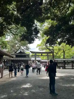 明治神宮の{uncategorized: "未分類", other: "その他", undefined: "問題あり", building: "その他建物", grave: "お墓", sacred_gate: "鳥居", guardian: "狛犬", statue: "像", buddha: "仏像", history: "歴史", nature: "自然", garden: "庭園", animal: "動物", pagoda: "塔", temizu: "手水舎", mountain_gate: "山門・神門", sanctuary: "本殿・本堂", subordinate: "末社・摂社", art: "芸術", scenery: "景色", jizo: "地蔵", ema: "絵馬", goshuin: "御朱印", omikuji: "おみくじ", items: "授与品その他", amulet: "お守り", goshuincho: "御朱印帳", eats: "食事", festival: "お祭り", votive_dance: "神楽", shichigosan: "七五三参", wedding: "結婚式", experience: "体験その他", initially: "初詣", around: "周辺", anti_infection: "感染症対策"}