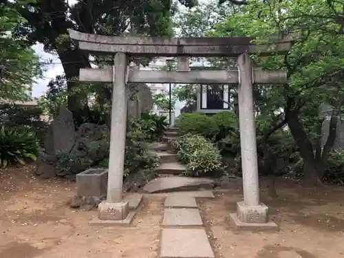 品川神社の鳥居