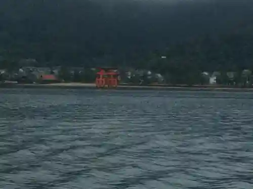 厳島神社の鳥居