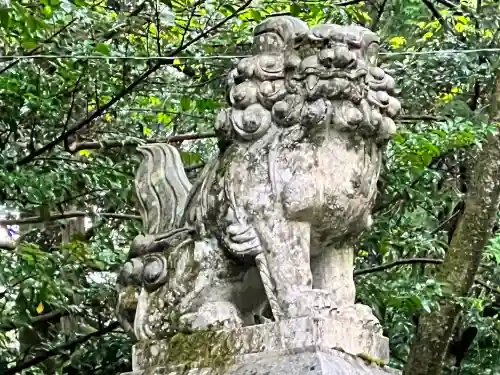 闇見神社の狛犬