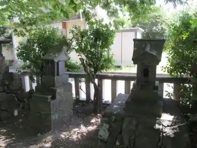 巨摩八幡宮の末社・摂社