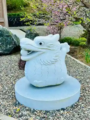 江畔寺の{uncategorized: "未分類", other: "その他", undefined: "問題あり", building: "その他建物", grave: "お墓", sacred_gate: "鳥居", guardian: "狛犬", statue: "像", buddha: "仏像", history: "歴史", nature: "自然", garden: "庭園", animal: "動物", pagoda: "塔", temizu: "手水舎", mountain_gate: "山門・神門", sanctuary: "本殿・本堂", subordinate: "末社・摂社", art: "芸術", scenery: "景色", jizo: "地蔵", ema: "絵馬", goshuin: "御朱印", omikuji: "おみくじ", items: "授与品その他", amulet: "お守り", goshuincho: "御朱印帳", eats: "食事", festival: "お祭り", votive_dance: "神楽", shichigosan: "七五三参", wedding: "結婚式", experience: "体験その他", initially: "初詣", around: "周辺", anti_infection: "感染症対策"}