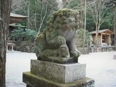 宝登山神社の狛犬