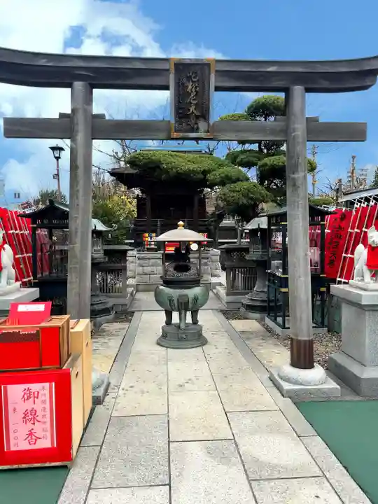 成田山深川不動堂(新勝寺東京別院)の鳥居