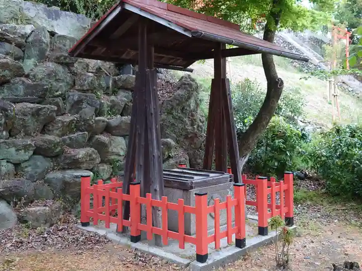 建勲神社の手水舎