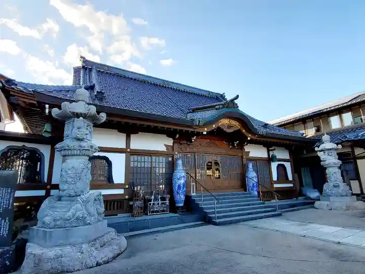 本栖寺の本殿・本堂