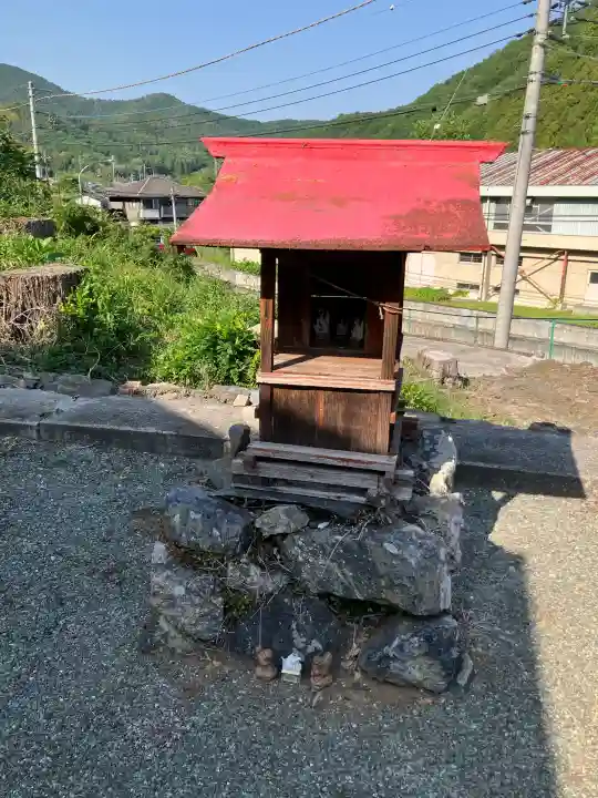 松田八幡宮の{uncategorized: "未分類", other: "その他", undefined: "問題あり", building: "その他建物", grave: "お墓", sacred_gate: "鳥居", guardian: "狛犬", statue: "像", buddha: "仏像", history: "歴史", nature: "自然", garden: "庭園", animal: "動物", pagoda: "塔", temizu: "手水舎", mountain_gate: "山門・神門", sanctuary: "本殿・本堂", subordinate: "末社・摂社", art: "芸術", scenery: "景色", jizo: "地蔵", ema: "絵馬", goshuin: "御朱印", omikuji: "おみくじ", items: "授与品その他", amulet: "お守り", goshuincho: "御朱印帳", eats: "食事", festival: "お祭り", votive_dance: "神楽", shichigosan: "七五三参", wedding: "結婚式", experience: "体験その他", initially: "初詣", around: "周辺", anti_infection: "感染症対策"}
