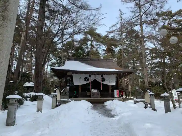 白根神社の本殿・本堂