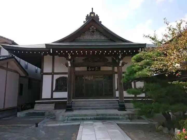 勧行寺の本殿・本堂