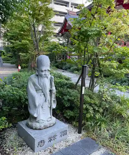 成子天神社の像