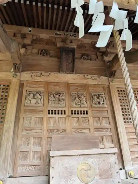 諏訪神社の{uncategorized: "未分類", other: "その他", undefined: "問題あり", building: "その他建物", grave: "お墓", sacred_gate: "鳥居", guardian: "狛犬", statue: "像", buddha: "仏像", history: "歴史", nature: "自然", garden: "庭園", animal: "動物", pagoda: "塔", temizu: "手水舎", mountain_gate: "山門・神門", sanctuary: "本殿・本堂", subordinate: "末社・摂社", art: "芸術", scenery: "景色", jizo: "地蔵", ema: "絵馬", goshuin: "御朱印", omikuji: "おみくじ", items: "授与品その他", amulet: "お守り", goshuincho: "御朱印帳", eats: "食事", festival: "お祭り", votive_dance: "神楽", shichigosan: "七五三参", wedding: "結婚式", experience: "体験その他", initially: "初詣", around: "周辺", anti_infection: "感染症対策"}