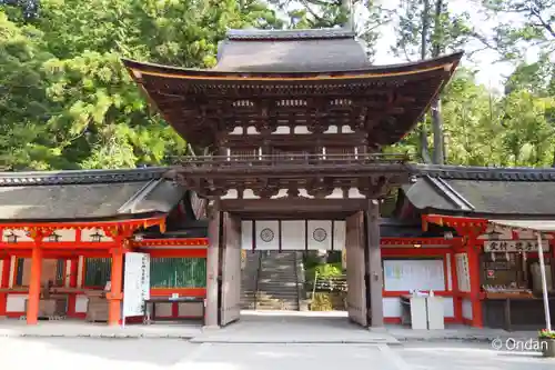 石上神宮の山門・神門