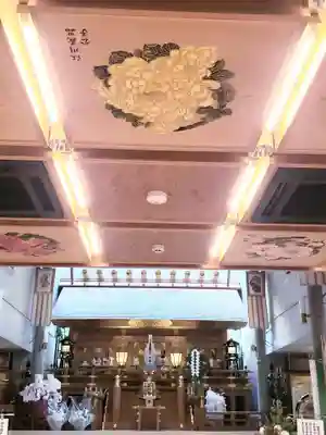 八津御嶽神社の本殿・本堂