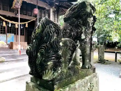 王宮神社の狛犬