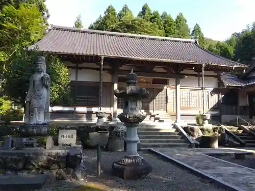 長泉寺の本殿・本堂