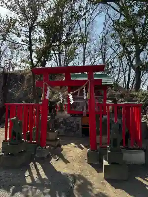 祓ケ崎稲荷神社の{uncategorized: "未分類", other: "その他", undefined: "問題あり", building: "その他建物", grave: "お墓", sacred_gate: "鳥居", guardian: "狛犬", statue: "像", buddha: "仏像", history: "歴史", nature: "自然", garden: "庭園", animal: "動物", pagoda: "塔", temizu: "手水舎", mountain_gate: "山門・神門", sanctuary: "本殿・本堂", subordinate: "末社・摂社", art: "芸術", scenery: "景色", jizo: "地蔵", ema: "絵馬", goshuin: "御朱印", omikuji: "おみくじ", items: "授与品その他", amulet: "お守り", goshuincho: "御朱印帳", eats: "食事", festival: "お祭り", votive_dance: "神楽", shichigosan: "七五三参", wedding: "結婚式", experience: "体験その他", initially: "初詣", around: "周辺", anti_infection: "感染症対策"}