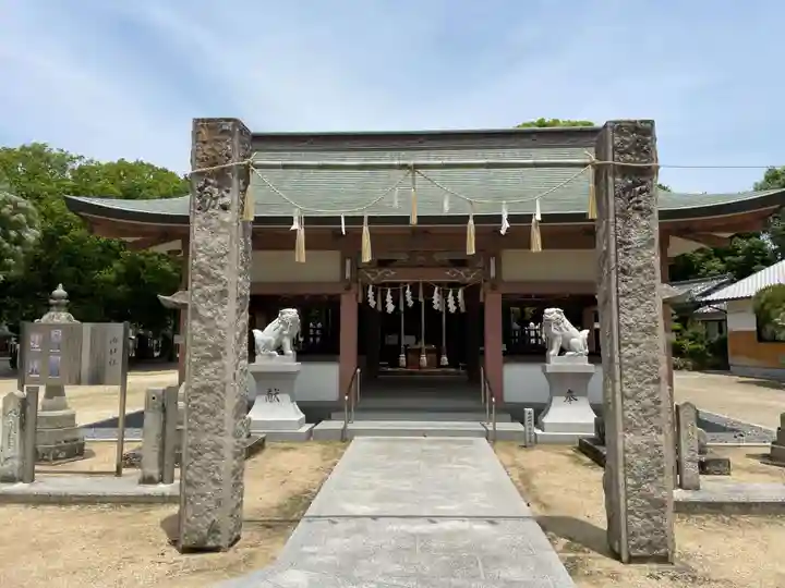 泊神社の本殿・本堂