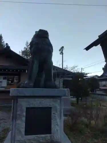 諏訪大社上社本宮の狛犬