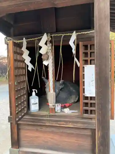 御厨神社の像