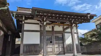 諏訪仮宮の本殿・本堂