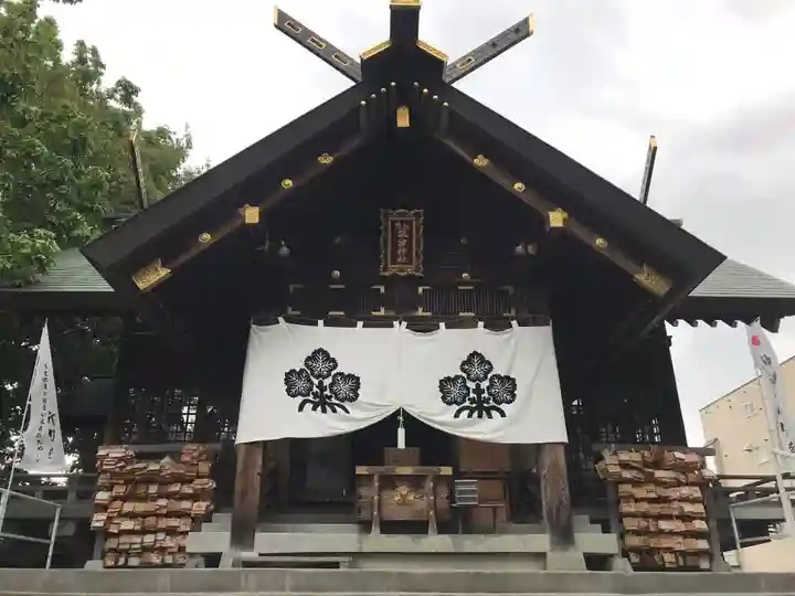 札幌諏訪神社の本殿・本堂