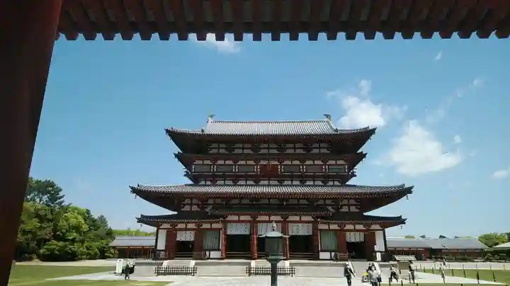 薬師寺の本殿・本堂