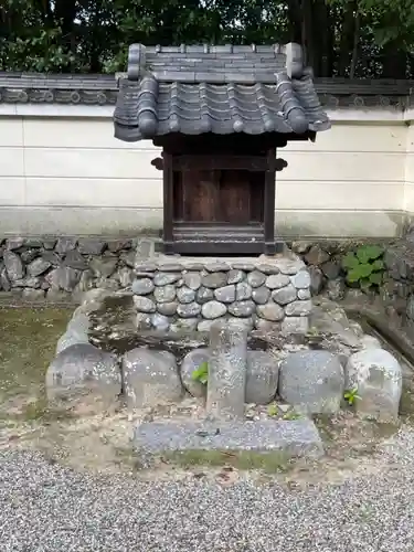 秋篠寺の末社