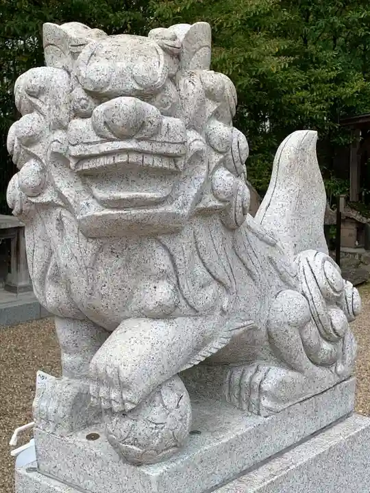 諏訪神社の狛犬