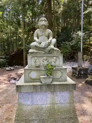 鳴谷神社の狛犬