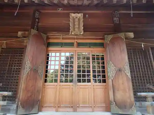 服部神社の本殿