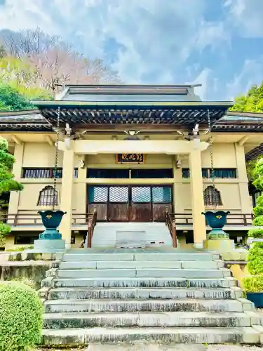 龍谷院の{uncategorized: "未分類", other: "その他", undefined: "問題あり", building: "その他建物", grave: "お墓", sacred_gate: "鳥居", guardian: "狛犬", statue: "像", buddha: "仏像", history: "歴史", nature: "自然", garden: "庭園", animal: "動物", pagoda: "塔", temizu: "手水舎", mountain_gate: "山門・神門", sanctuary: "本殿・本堂", subordinate: "末社・摂社", art: "芸術", scenery: "景色", jizo: "地蔵", ema: "絵馬", goshuin: "御朱印", omikuji: "おみくじ", items: "授与品その他", amulet: "お守り", goshuincho: "御朱印帳", eats: "食事", festival: "お祭り", votive_dance: "神楽", shichigosan: "七五三参", wedding: "結婚式", experience: "体験その他", initially: "初詣", around: "周辺", anti_infection: "感染症対策"}