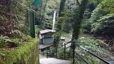 浄蓮の滝不動尊のその他建物