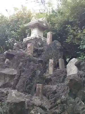 綾瀬稲荷神社の末社・摂社