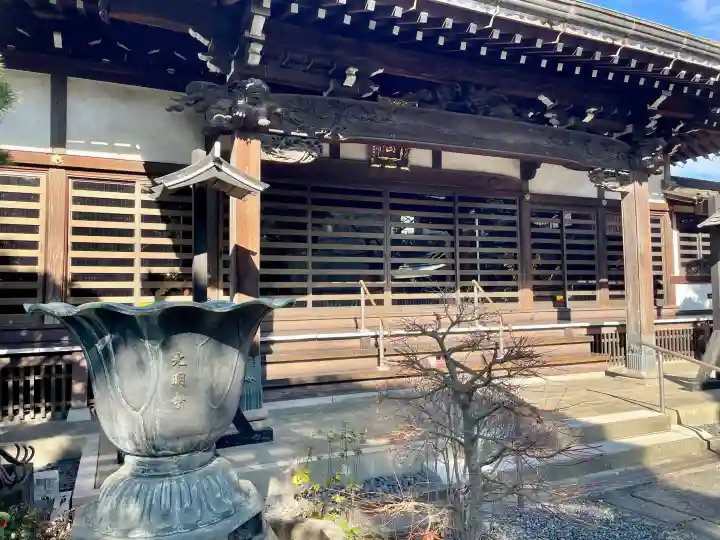 光明寺の{uncategorized: "未分類", other: "その他", undefined: "問題あり", building: "その他建物", grave: "お墓", sacred_gate: "鳥居", guardian: "狛犬", statue: "像", buddha: "仏像", history: "歴史", nature: "自然", garden: "庭園", animal: "動物", pagoda: "塔", temizu: "手水舎", mountain_gate: "山門・神門", sanctuary: "本殿・本堂", subordinate: "末社・摂社", art: "芸術", scenery: "景色", jizo: "地蔵", ema: "絵馬", goshuin: "御朱印", omikuji: "おみくじ", items: "授与品その他", amulet: "お守り", goshuincho: "御朱印帳", eats: "食事", festival: "お祭り", votive_dance: "神楽", shichigosan: "七五三参", wedding: "結婚式", experience: "体験その他", initially: "初詣", around: "周辺", anti_infection: "感染症対策"}