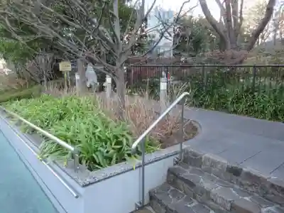 祠(東京ドームシティー屋上)(東京都)