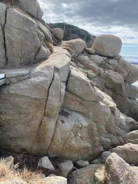西濱神社の{uncategorized: "未分類", other: "その他", undefined: "問題あり", building: "その他建物", grave: "お墓", sacred_gate: "鳥居", guardian: "狛犬", statue: "像", buddha: "仏像", history: "歴史", nature: "自然", garden: "庭園", animal: "動物", pagoda: "塔", temizu: "手水舎", mountain_gate: "山門・神門", sanctuary: "本殿・本堂", subordinate: "末社・摂社", art: "芸術", scenery: "景色", jizo: "地蔵", ema: "絵馬", goshuin: "御朱印", omikuji: "おみくじ", items: "授与品その他", amulet: "お守り", goshuincho: "御朱印帳", eats: "食事", festival: "お祭り", votive_dance: "神楽", shichigosan: "七五三参", wedding: "結婚式", experience: "体験その他", initially: "初詣", around: "周辺", anti_infection: "感染症対策"}