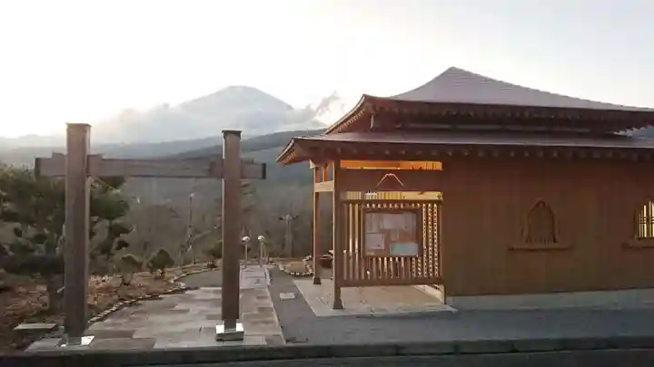 紅冨台寺の本殿・本堂