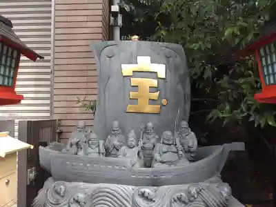 十番稲荷神社の像