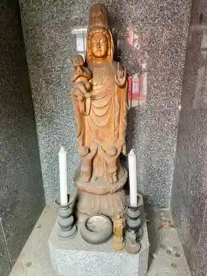 上聖寺の{uncategorized: "未分類", other: "その他", undefined: "問題あり", building: "その他建物", grave: "お墓", sacred_gate: "鳥居", guardian: "狛犬", statue: "像", buddha: "仏像", history: "歴史", nature: "自然", garden: "庭園", animal: "動物", pagoda: "塔", temizu: "手水舎", mountain_gate: "山門・神門", sanctuary: "本殿・本堂", subordinate: "末社・摂社", art: "芸術", scenery: "景色", jizo: "地蔵", ema: "絵馬", goshuin: "御朱印", omikuji: "おみくじ", items: "授与品その他", amulet: "お守り", goshuincho: "御朱印帳", eats: "食事", festival: "お祭り", votive_dance: "神楽", shichigosan: "七五三参", wedding: "結婚式", experience: "体験その他", initially: "初詣", around: "周辺", anti_infection: "感染症対策"}