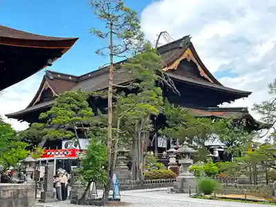 善光寺の本殿・本堂