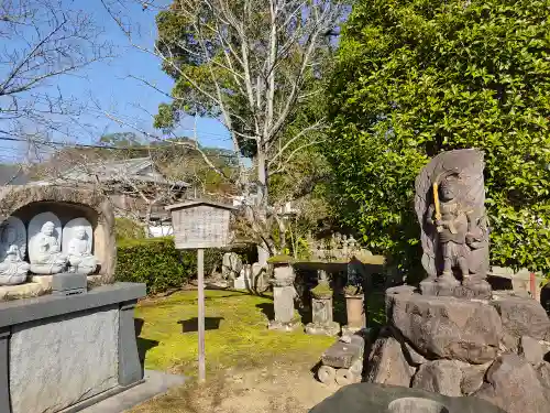 定林寺の仏像