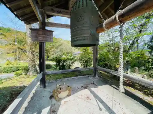伊勢廻寺の{uncategorized: "未分類", other: "その他", undefined: "問題あり", building: "その他建物", grave: "お墓", sacred_gate: "鳥居", guardian: "狛犬", statue: "像", buddha: "仏像", history: "歴史", nature: "自然", garden: "庭園", animal: "動物", pagoda: "塔", temizu: "手水舎", mountain_gate: "山門・神門", sanctuary: "本殿・本堂", subordinate: "末社・摂社", art: "芸術", scenery: "景色", jizo: "地蔵", ema: "絵馬", goshuin: "御朱印", omikuji: "おみくじ", items: "授与品その他", amulet: "お守り", goshuincho: "御朱印帳", eats: "食事", festival: "お祭り", votive_dance: "神楽", shichigosan: "七五三参", wedding: "結婚式", experience: "体験その他", initially: "初詣", around: "周辺", anti_infection: "感染症対策"}